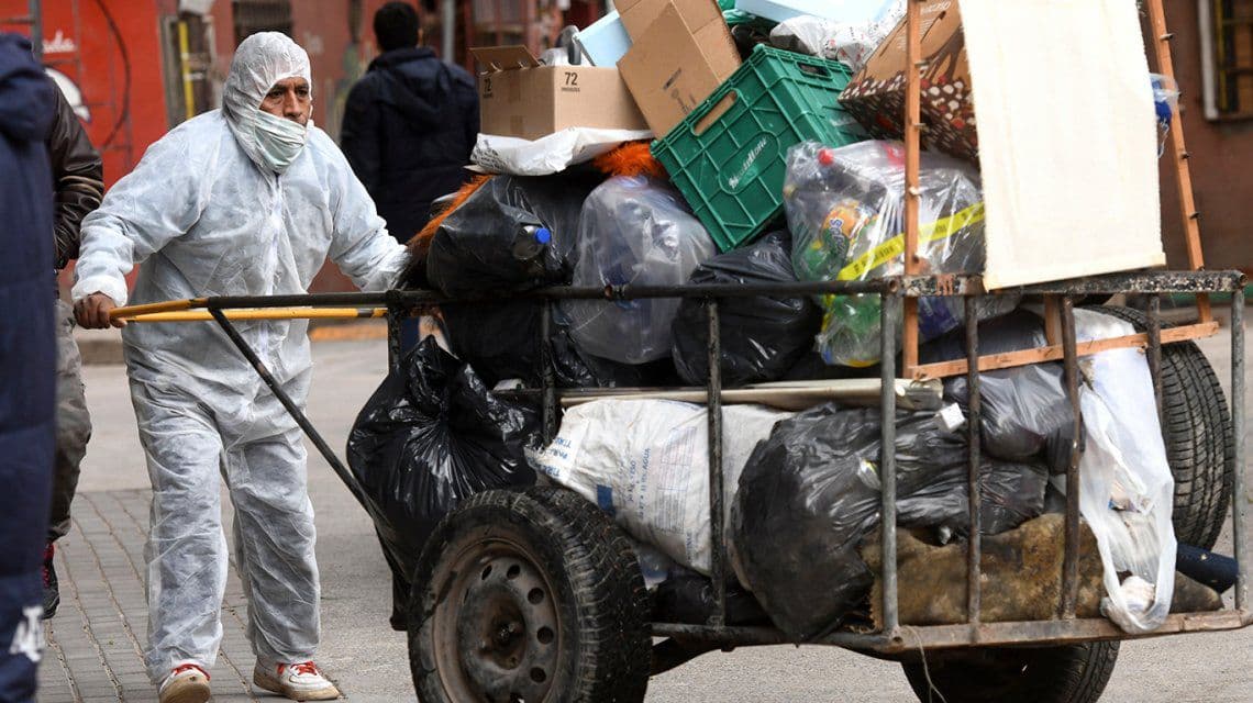 Casi el 60% de la población vio caer sus ingresos por la cuarentena, según la UCA