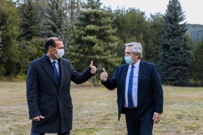 Alberto Fernández ya recorre Neuquén, tras visitar La Pampa