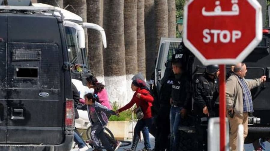 La toma de rehenes en Túnez culmina con 17 turistas europeos muertos
