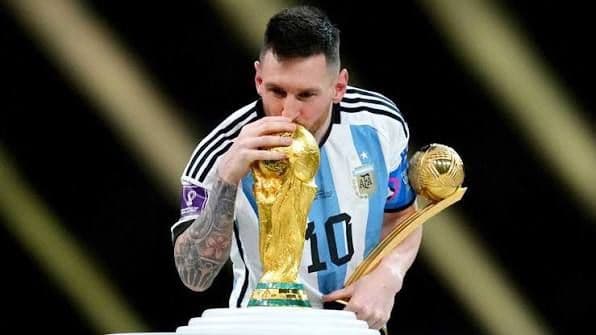 Argentina despide a Messi con históricos y una cara nueva en el Monumental